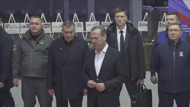 Зампред Совбеза России Медведев: мои корни – в Курской области смотреть онлайн