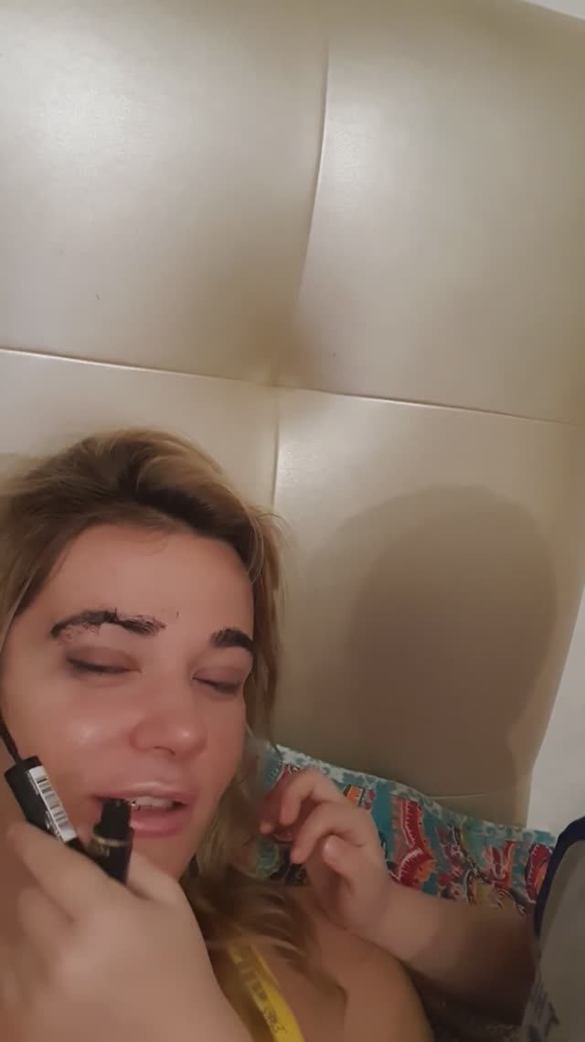 Вот такой макияж мне сделал известный стилист визажист ! Я в шоке 😨 смотреть онлайн