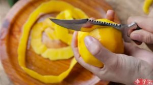 Жизнь девушки в китайской деревне.
Консервированные жёлтые персики