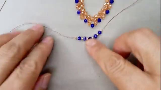 Красивое колье из бисера и бусин 🌞 смотреть онлайн