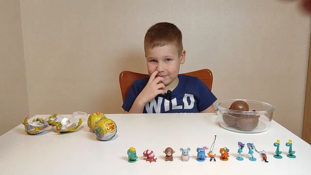 Васёк открывает шоколадные мячики Чупа-чупс . Серия 3