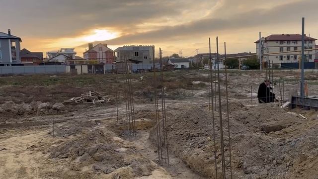 Строим дом в Витязево. Делаем ленту под забор смотреть онлайн