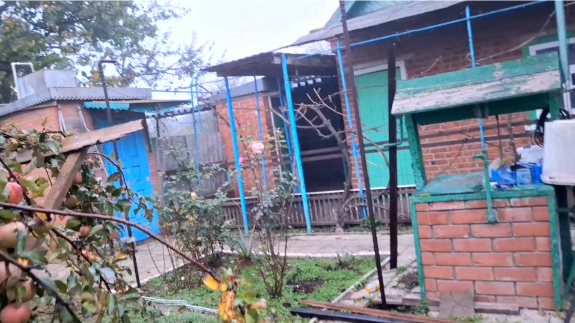 869 Живём Год в станице на юге Не нужно нас провоцировать Мы сами всё расскажем смотреть онлайн