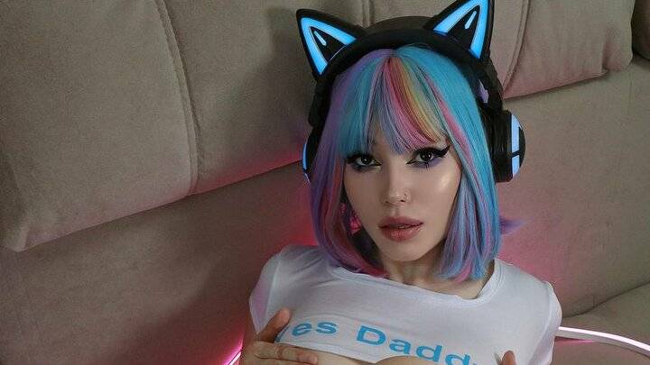 You Laugh, You Replay The Video