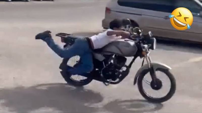 Самые смешные видео недели 😂 Постарайтесь не смеяться 😆🤣 смотреть онлайн