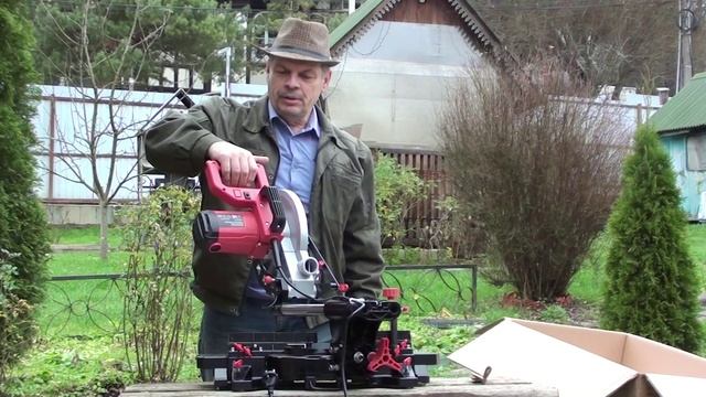 Распаковка и обзор торцовочной пилы Boxbot CMS-2000-255SL c протяжкой и лазером. смотреть онлайн