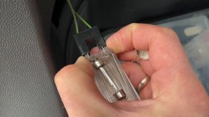 Замена плафона (лампочки) в багажнике Opel Corsa D.