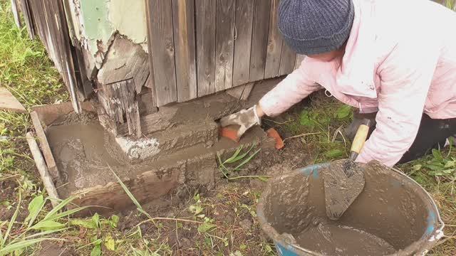 Дача. Подъем дома. Часть 2. Столбчатый фундамент. Сентябрь 2024 г. Октябрь 2025 г. смотреть онлайн