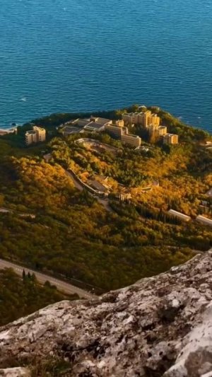 НАД ФОРОСОМ КРАСИВЫЕ КАДРЫ