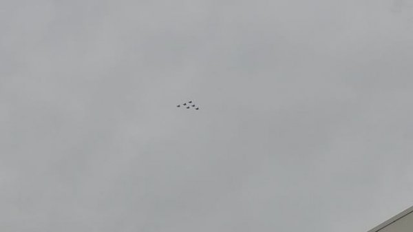 Пролет истребителей ROADCONTROL159