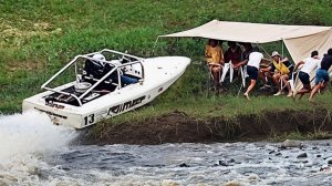 НЕВЕРОЯТНЫЕ ПРОИСШЕСТВИЯ С ЛОДКАМИ, СНЯТЫЕ НА КАМЕРУ