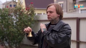 Юлий Котов — Кто толкнул экстрасенса? Едва не убился на лестнице | Экстрасенсы. Битва сильнейших