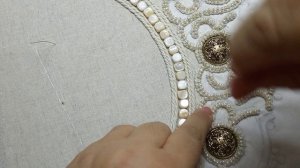 САЖЕНИЕ ПО БЕЛИ. КАК ВЫШИВАТЬ В ЭТОЙ СТАРИННОЙ РУССКОЙ ТЕХНИКЕ. ПРИШИВАЕМ ЖЕМЧУГ НА БЕЛЬ