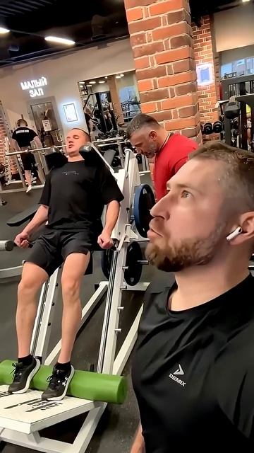 When the Gym Turns Into a Metal Show смотреть онлайн