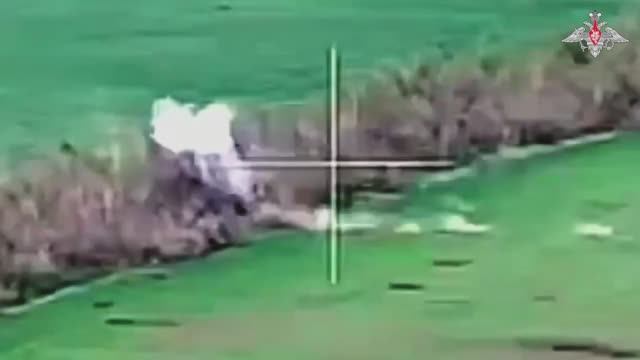 Расчёт орудия Д-30 группировки войск «Восток» уничтожил пункты управления БПЛА противника в Запорожс смотреть онлайн