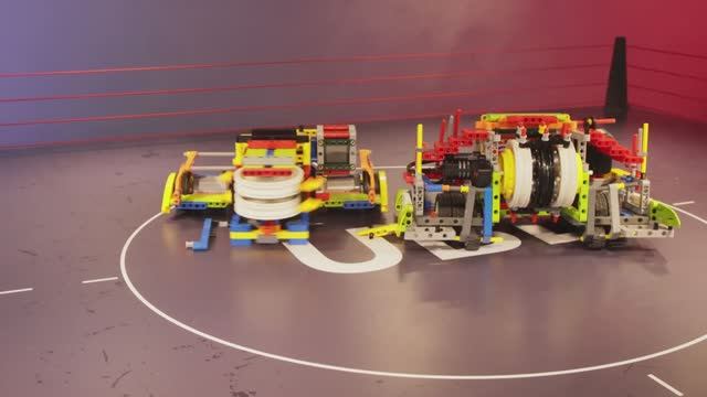 Безумные сражения на арене LEGO BattleBots!