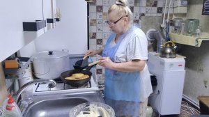 ОЛАДЬИ _ Пекутся!!!/))). ЗАВТРАК с нами!. С чем _   ВКУСНЕЕ? #.