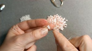 Как сплести квадратный жгут из бисера и бусин 🌞