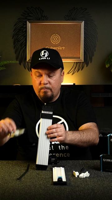 Lian Li Strimer Plus V2 Wireless 24pin + PW16-12PV2 Беспроводные ARGB Кабели, Которые Меняют Сборку смотреть онлайн