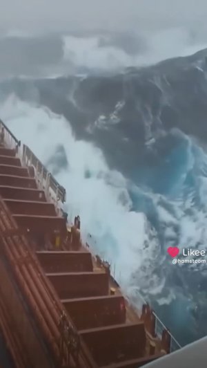 Вот это мощь🔥#сила #стихия #природа #техника #человек #работа #снег #лёд #корабль #судно #пароход