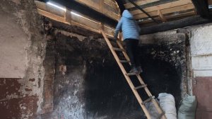 Разбираю кирпичную стену в сенях. Музей Н.И.Лобачевского.