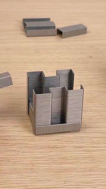 Кубик из скрепок