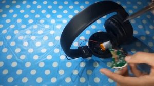 Ремонт беспроводных наушников / Не включаются / Не заряжаются