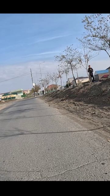 Вот за такие маневры нас и не любят водятлы