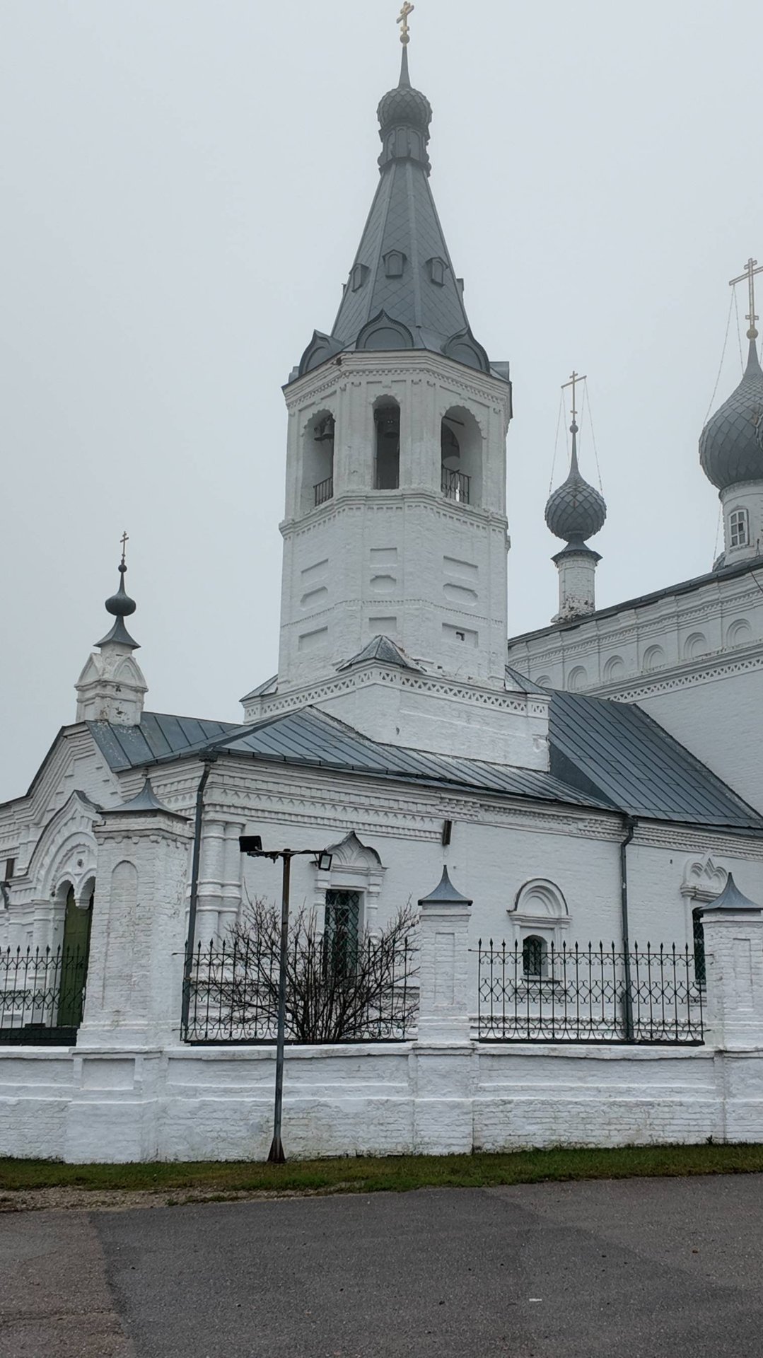 церковь свт. Иоанна Златоуста в с. Годеново является подворьем Никольского женского монастыря. смотреть онлайн