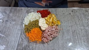 ОЧЕНЬ ВКУСНЫЙ ОВОЩНОЙ САЛАТ "КОЗЕЛ" В ОГОРОДЕ. Как всегда все просто и вкусно.