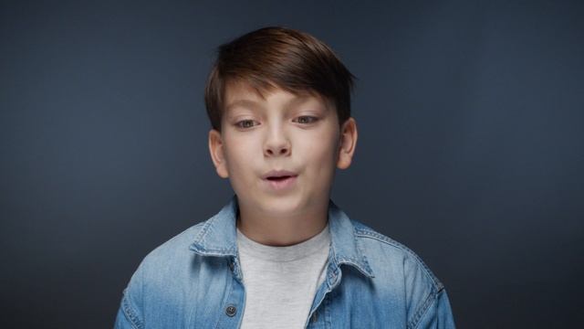 Марк Устинов - Видео-визитка на русском