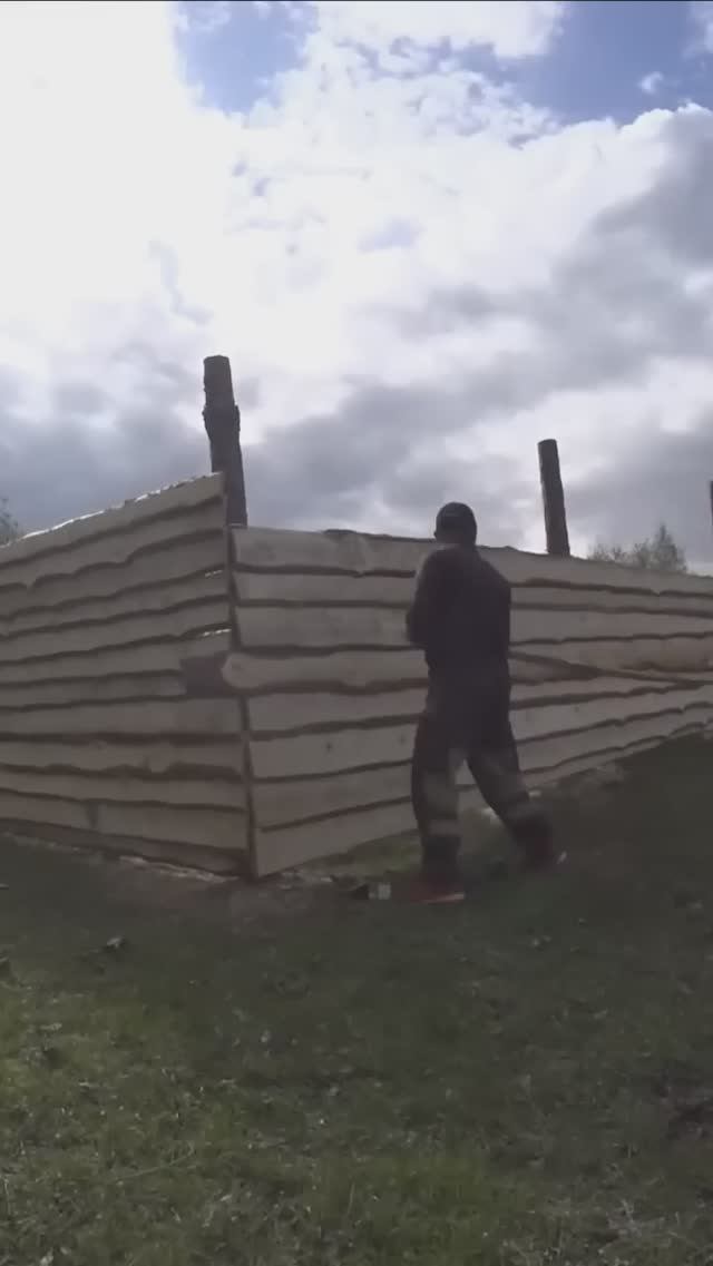 ДЕРЕВНЯ В ШОКЕ ОТ ТАКОГО ЗАБОРА смотреть онлайн