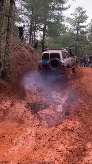 Toyota LC80 Trying #automobile #4x4 #motosport #toyota #shorts #sports #strong