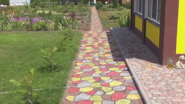 Чем покрасить садовую дорожку. Краска для бетона. смотреть онлайн