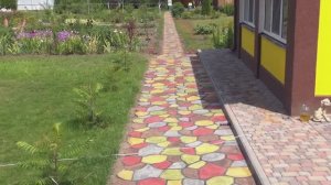 Чем покрасить садовую дорожку.  Краска для бетона.