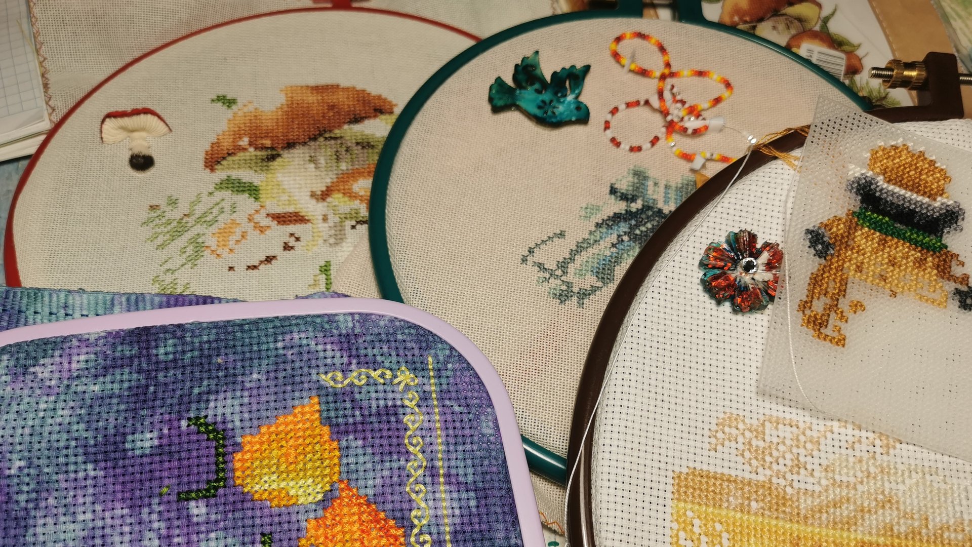 Рукодельные будни. Влог. #вышивка_крестом #вышивка_на_пластике смотреть онлайн