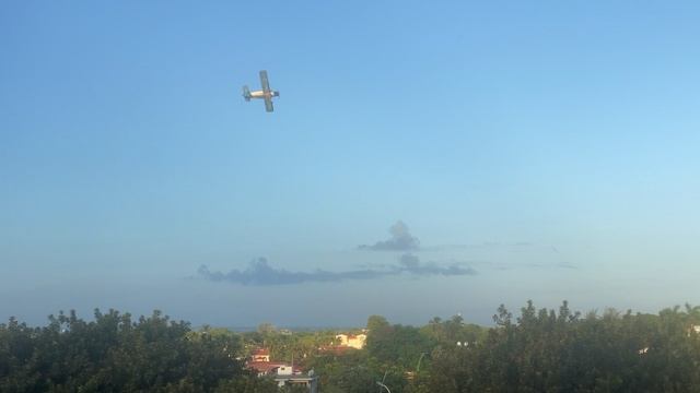 Утренний полет кукурузника на Кубе смотреть онлайн