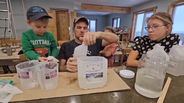 Ep.166 Mixing Epoxy with Children (Russian Subtitles) смотреть онлайн