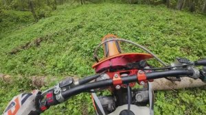 Речка в лесу, карьер.