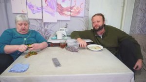 Вкусно покушав сырный суп зарядился энергией на уборку в доме ПОДВАЛ ИЛЬИЧА жизнь простых людей