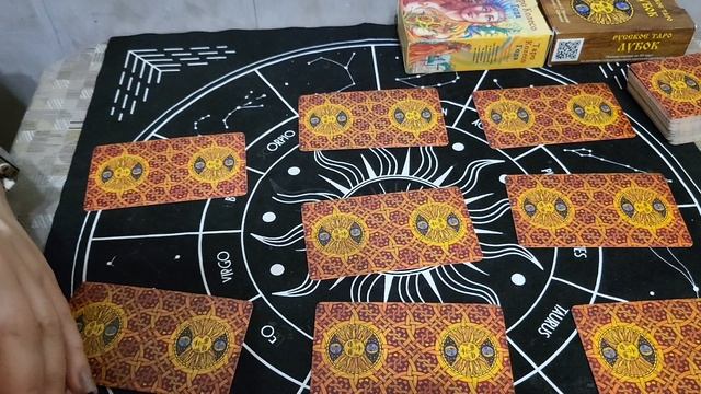 РАСКЛАД ТАРО ДЛЯ МУЖЧИН 💯КАК ОНА ОТНОСИТСЯ К ВАМ НА САМОМ ДЕЛЕ? смотреть онлайн