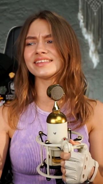 ПРИВЕТ - Юлия Савичева поёт Саша Квашеная смотреть онлайн