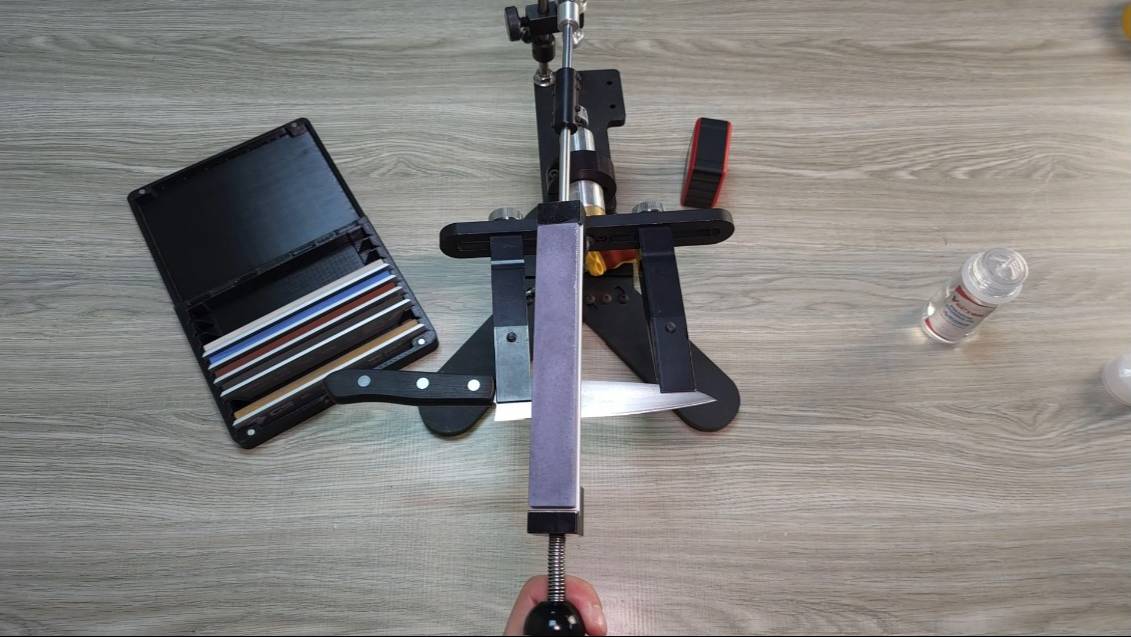 169. Заточка кухонного ножа из стали VG-10, абразивы Grind Stone ОА смотреть онлайн