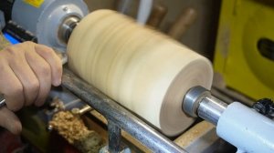 Черновой резец из быстрореза как он в работе