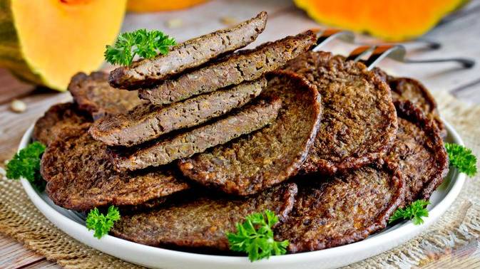 Как удачно спрятать тыкву. ПЕЧЕНОЧНЫЕ ОЛАДЬИ С ТЫКВОЙ смотреть онлайн