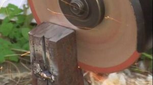 Как резать толстый металл маленькой болгаркой дисками 125 мм толщиной 1 мм и 1.2 мм