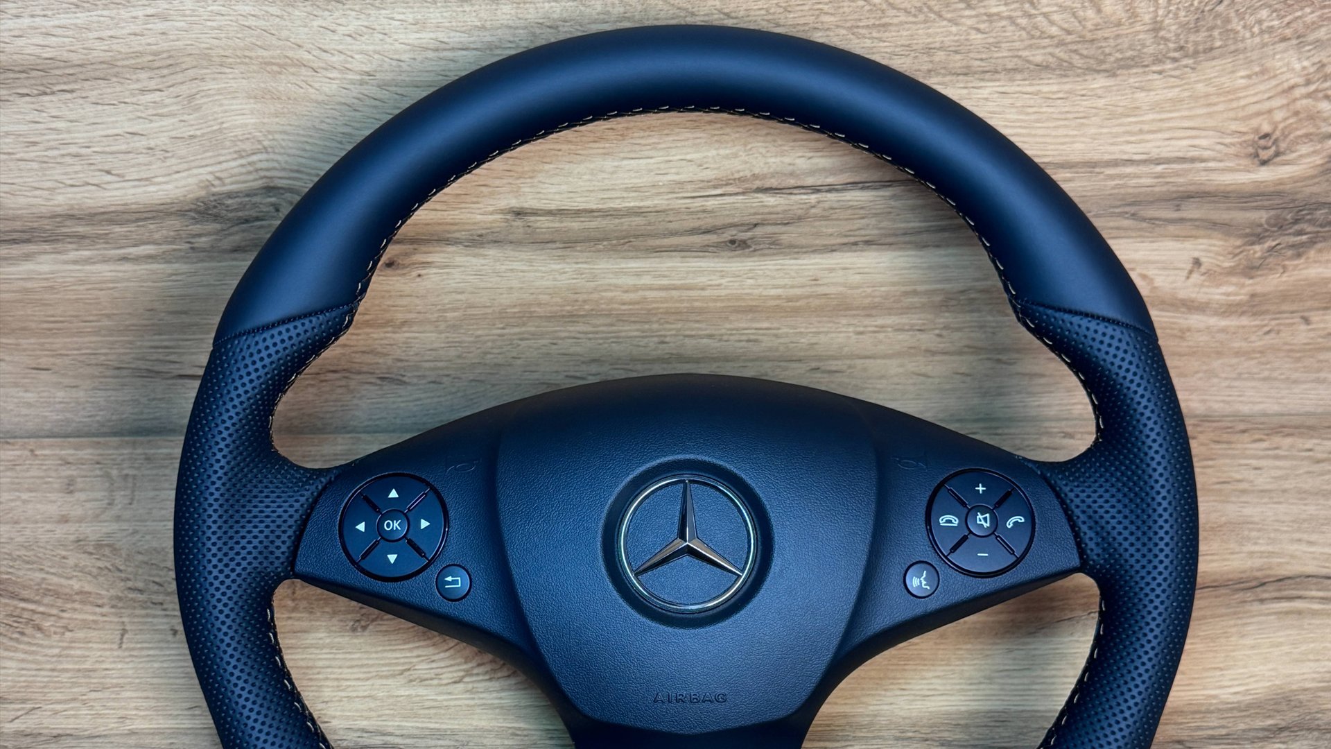 Mercedes E-class - перетяжка руля автомобиля смотреть онлайн