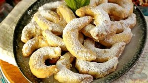 Нежные, рассыпчатые, песочные. РОГАЛИКИ СНЕЖНЫЕ ПОЛУМЕСЯЦЫ С ГРЕЦКИМИ ОРЕХАМИ