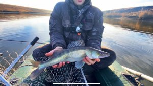 На что ловить СУДАКА В НОЯБРЕ?РЫБАЛКА ПОЗДНЕЙ ОСЕНЬЮ 2025!ЛОВИМ СУДАКА С ЛОДКИ на СПИННИНГ!