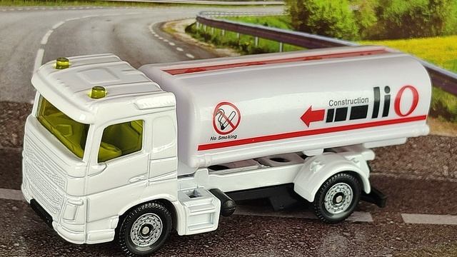 VOLVO БЕНЗОВОЗ смотреть онлайн